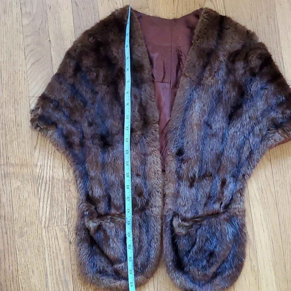 Vintage real fur shawl stole with pockets S/M